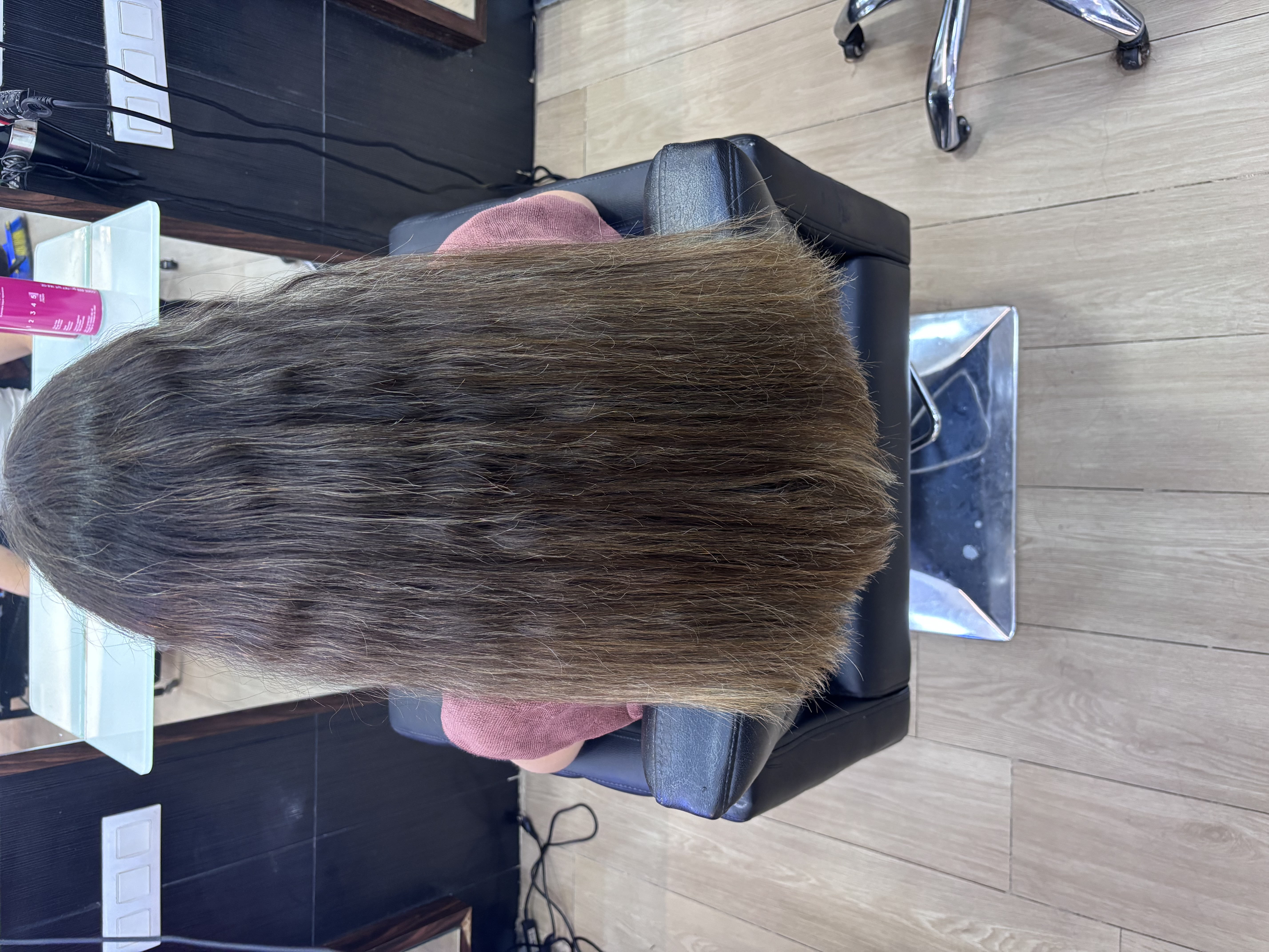 Antes de alisado Keratina: pelo con mechas y muy dañado en KISNA Madrid